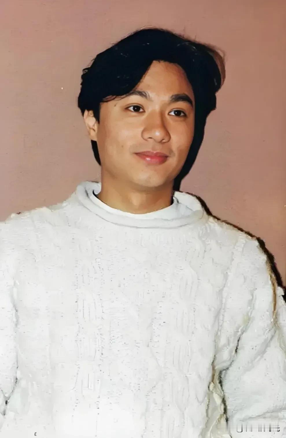 我也是打小看港剧长大的，但对“80年代香港第一美男子”的林俊贤并没多少印象。