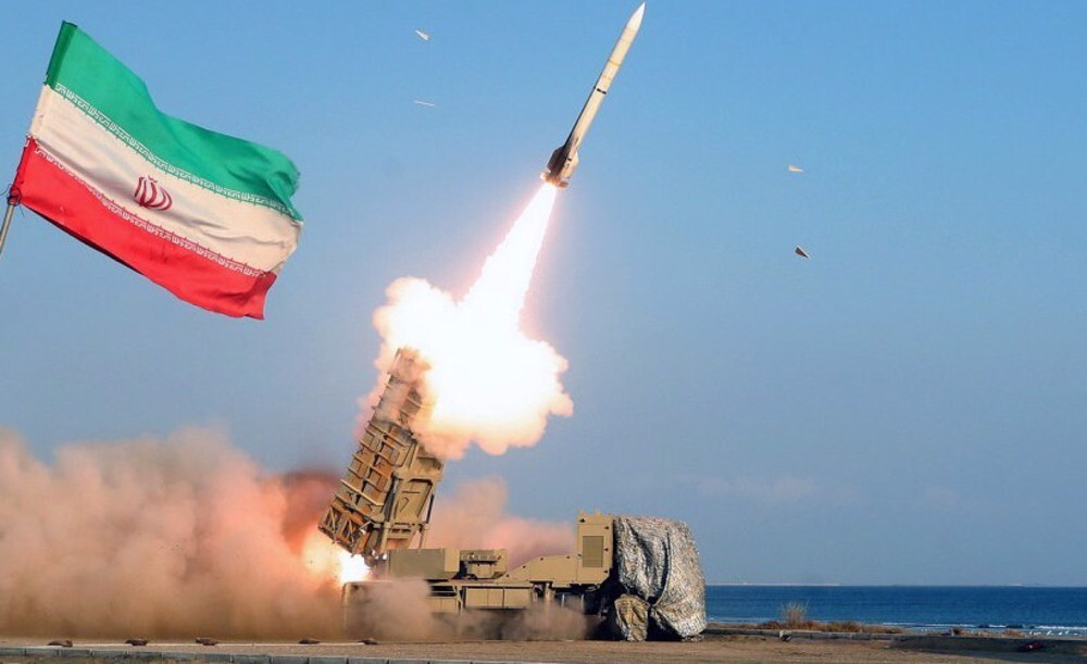 伊朗为啥急着买中国武器？说白了，就是被美国和以色列逼的——F-35天天在头上飞，