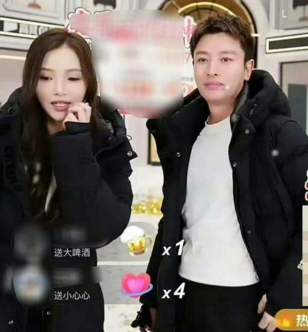 贾乃亮新找的助播。。。看来还是没忘记李小璐，脑子里都是李小璐​​​