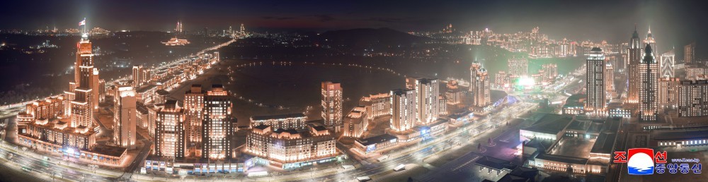 🔴【朝鲜劳动党第八次代表大会决定的平壤市五万套住宅建设目标超额完成-和盛地区第