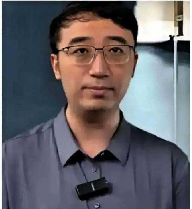 清华北大双料学霸李永乐，在北京找工作的过程中处处碰壁，外企不要他，500强也不要