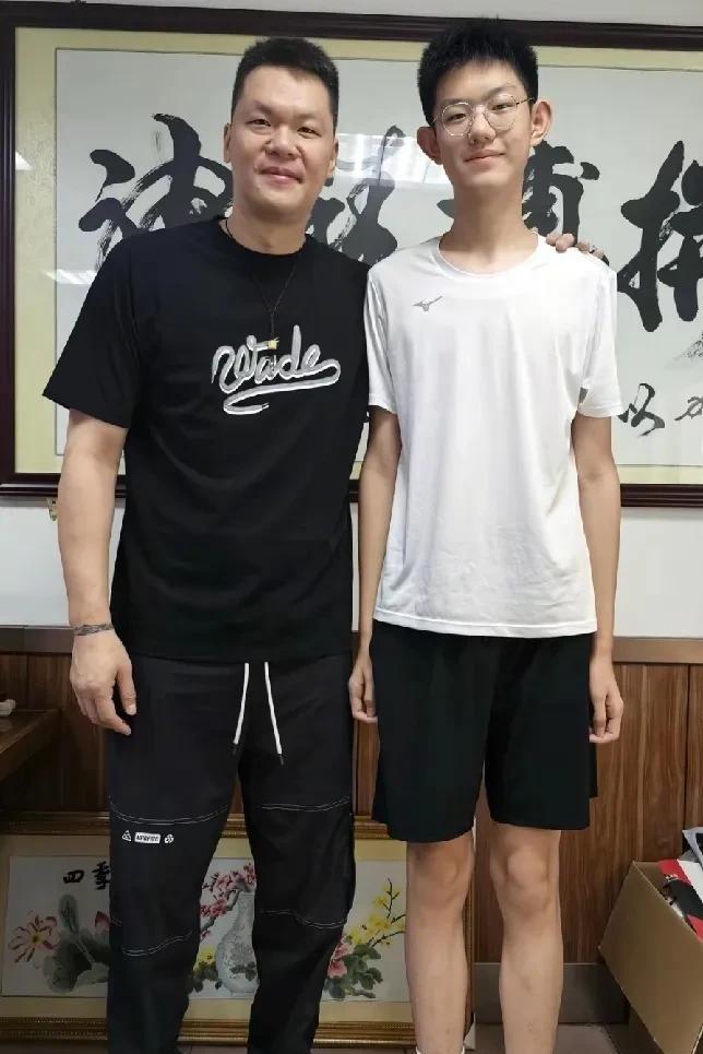 朱芳雨闷声发大财！据广东媒体人透露：广东男篮签下来自山西的谢博宇，后者如今的身