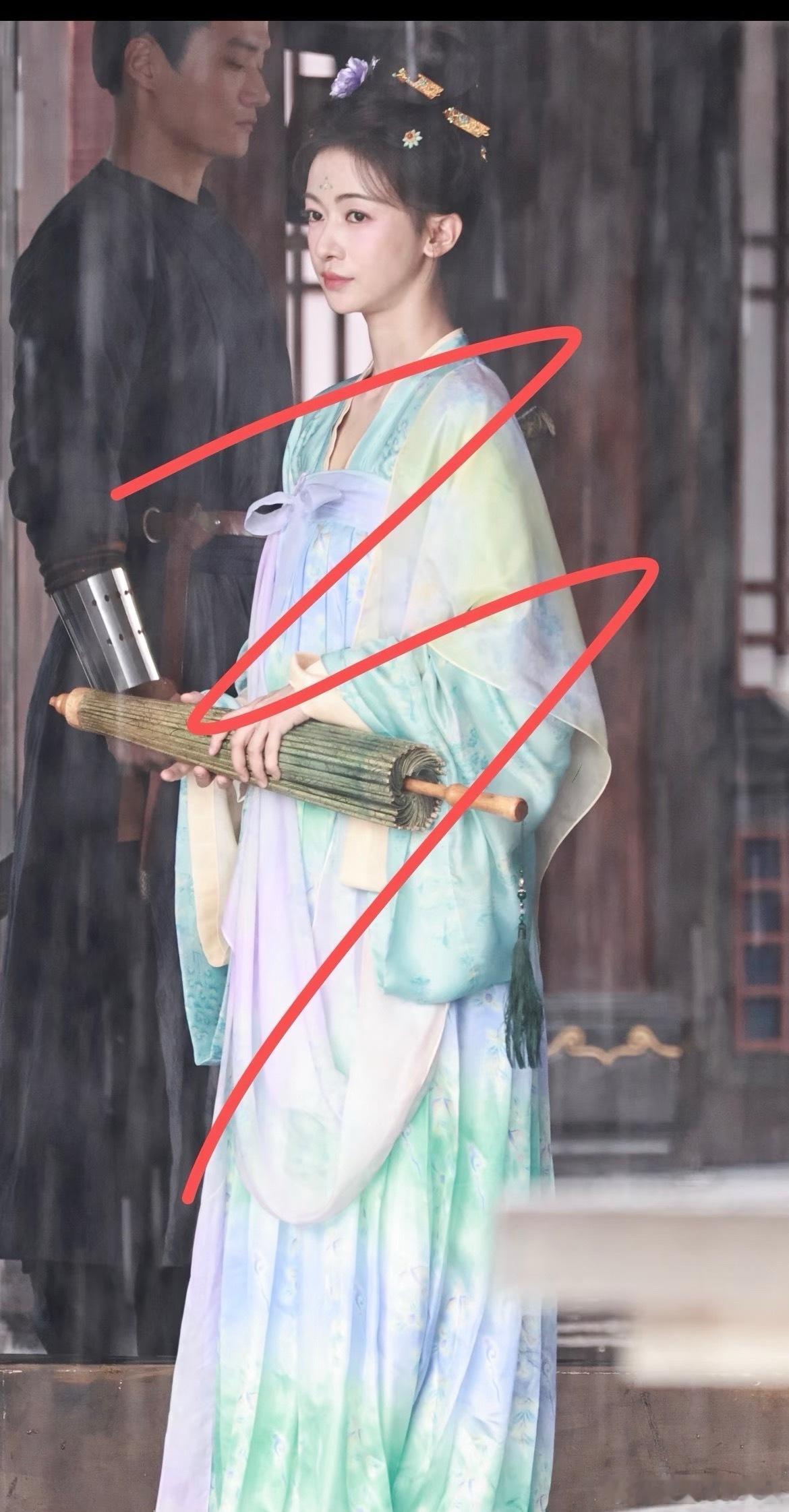 吴谨言新剧生图路透，这造型咋样？​​​