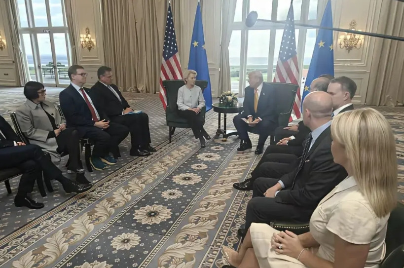 冯德莱恩的脸让自己人给抽肿了！就在冯德莱恩与特朗普在苏格兰做出最后的裁定不久。