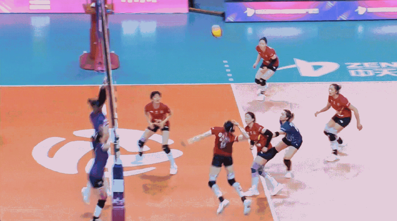 巨星吴梦洁怒砍35分，决胜局一个人拿了13分啊，从前排轰到了后排，小二传张籽萱打