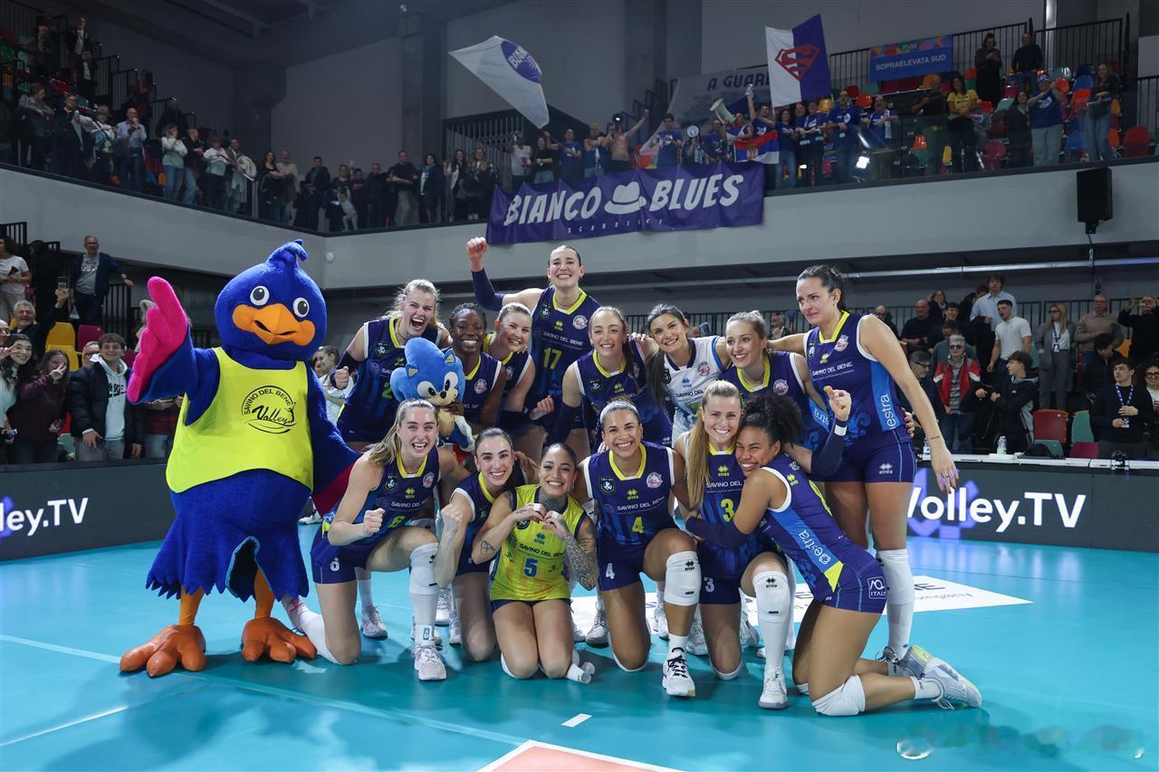 【女排欧冠】斯坎迪奇逆风翻盘3-1（24-2625-1725-1525-2