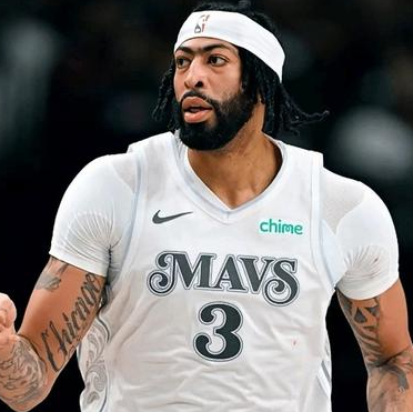 多支球队想要得到浓眉包括湖人和快船。NBA记者AshishMathur透露，多