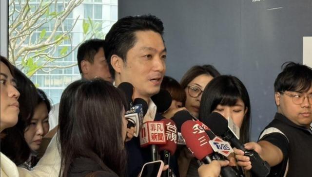 我们都看错蒋万安了！台媒爆料，蒋万安当众放话，台北市政府正在和大陆沟通，因为一些