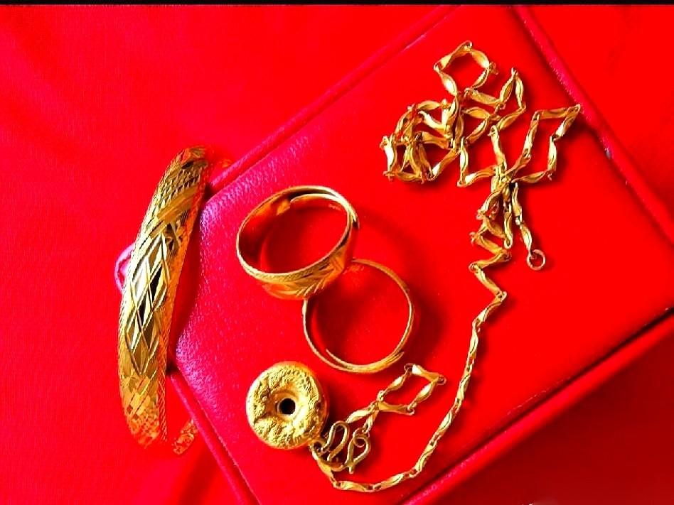 我表姐把压箱底几十年的嫁妆拿出来，足足60克金子，想给未来儿媳妇重打一套“三金”
