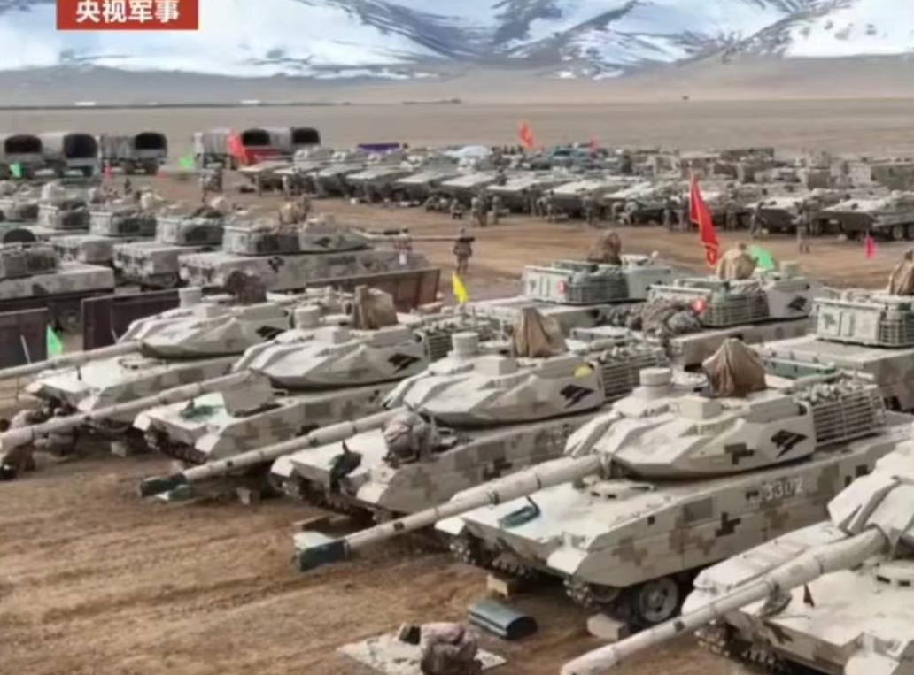 外媒报道消息，我国重型合成旅已经出现在中印边境敏感地区附近。一眼看去，全部都是清