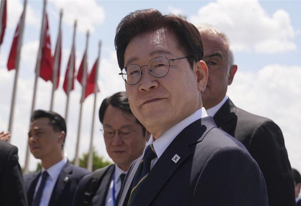 就在刚刚，韩国总统李在明正式宣布，7月13日，李在明在青瓦台主持2026