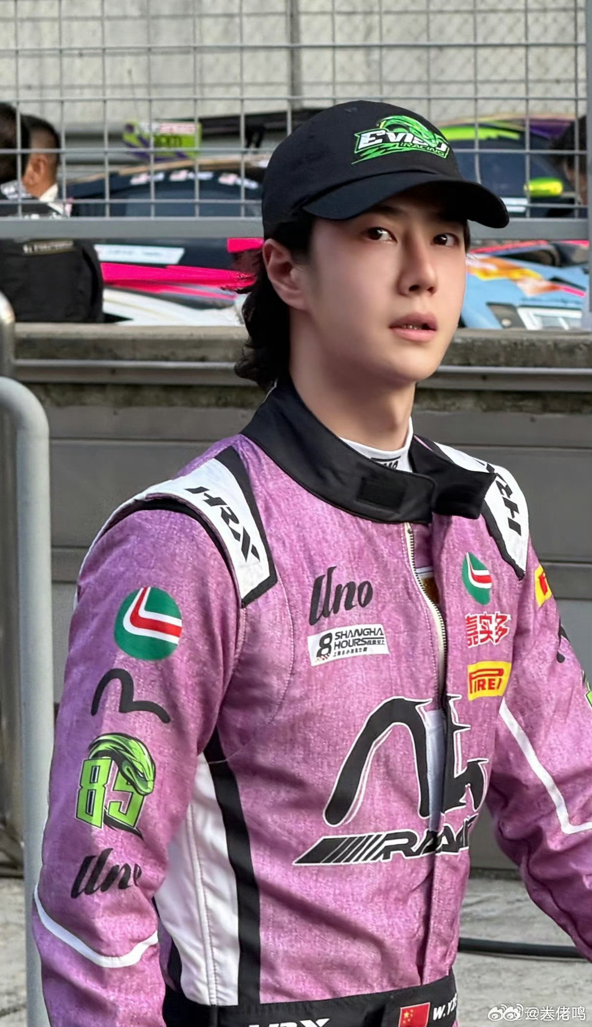 王一博上海耐力赛纪录片顶级资源、优质偶像，举手投足备受关注，相信也试国内最成功的