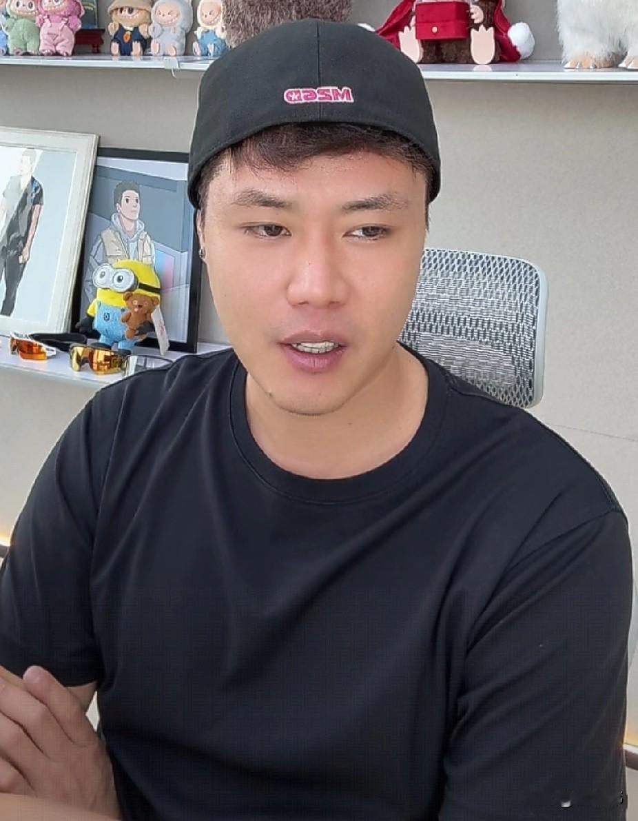 失落！贺天举谈张镇麟离开辽宁男篮：“看到张镇麟永久转会上海男篮，我的内心确实