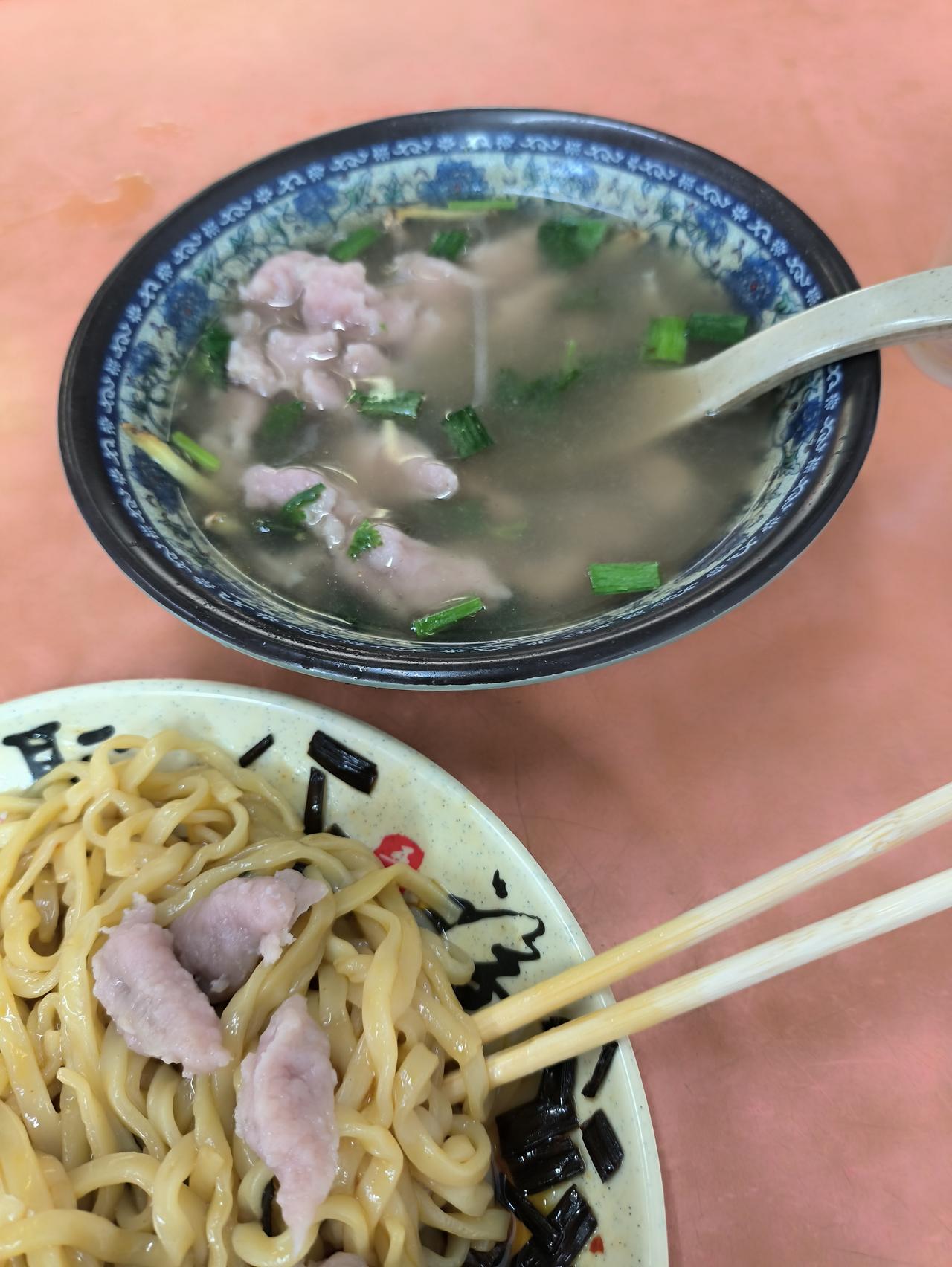 今天接待了一位671分被上海交通大学录取的学员，报考志愿很明确除了清华北大那就是