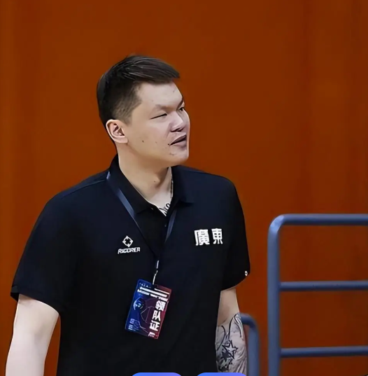 尘埃落定！广东队4年合同签约CBA顶级锋线，球队第12冠已经在招手