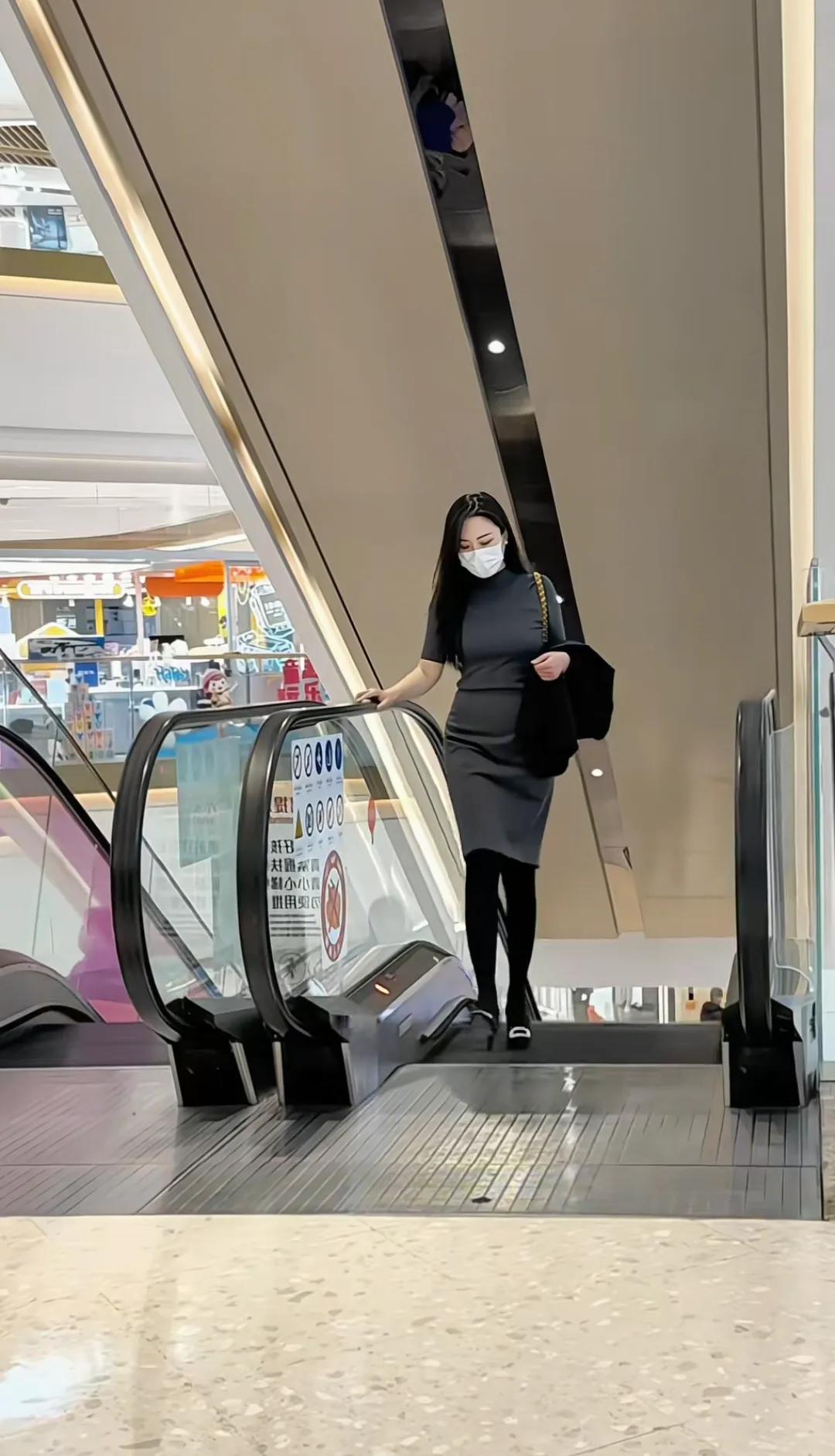 主任衣品是真的好，气质一流！[比心]