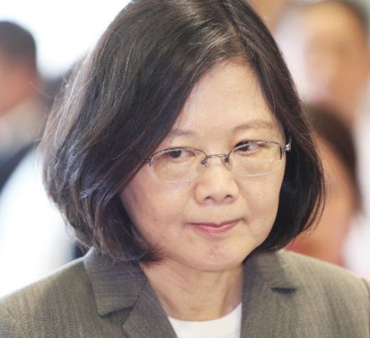 蔡英文罕见发声：“我是台湾人并没有错，我是中国人，因为我是念中国书长大的，受的是