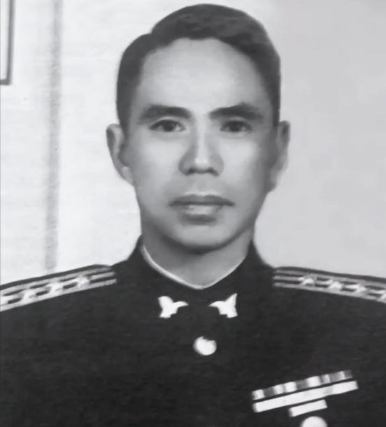 1992年，长期旅居美国的特务头子毛森，在生命垂危之时，向他的儿子吐露了心声：渴