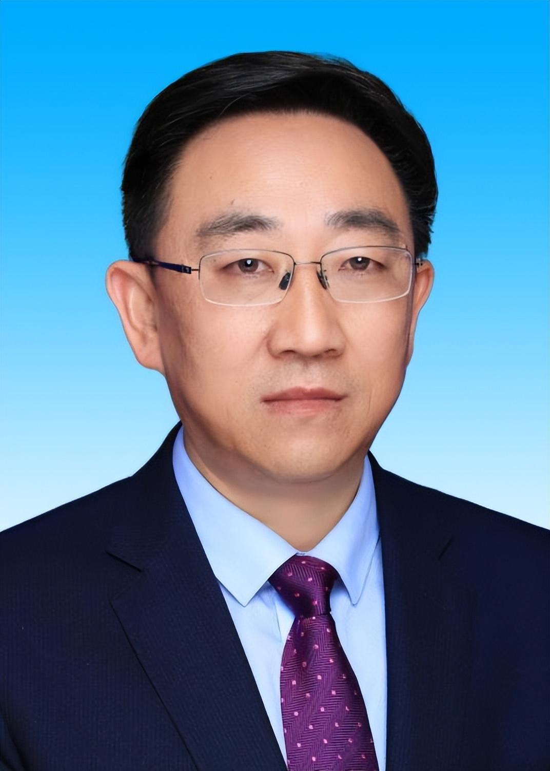 重庆市公安局局长张安疆突然去世，最伤心的人莫过于他的家人张局长55岁，其父母