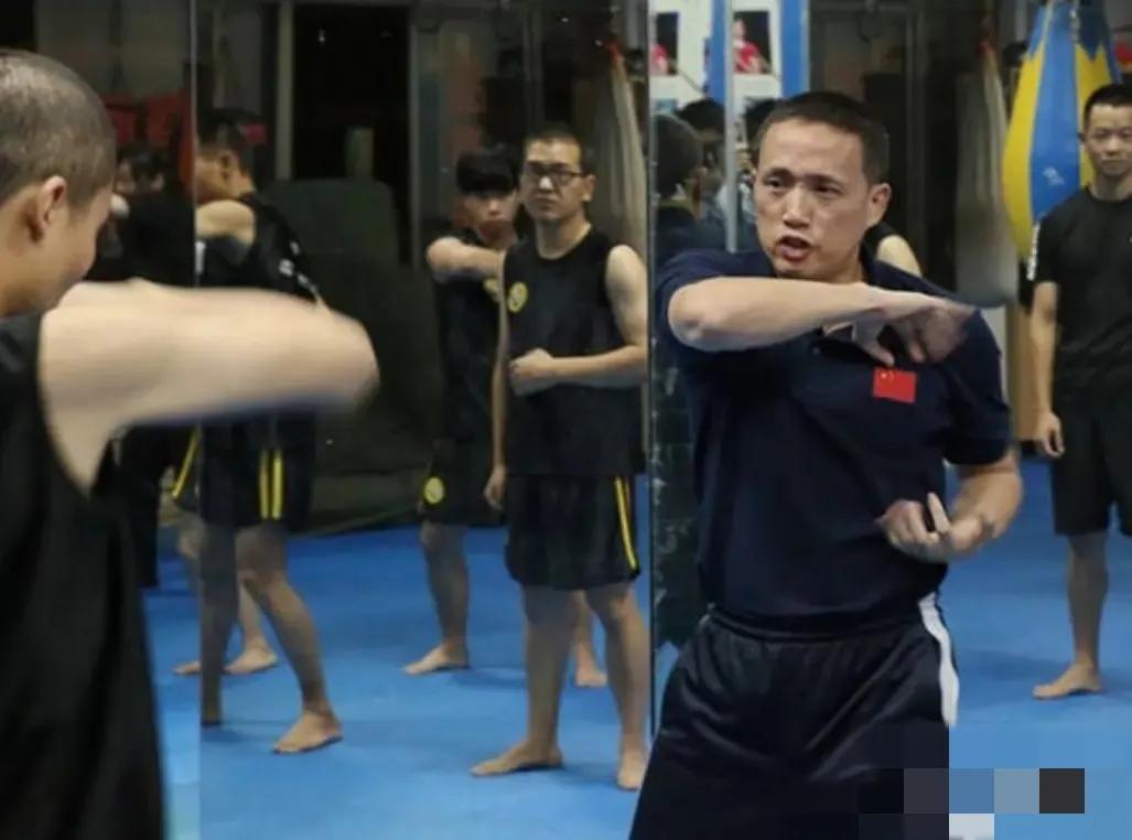 2000年，中国小伙到厄瓜多尔当特警武术教官，竟然被厄瓜多尔特种兵瞧不起，还敢