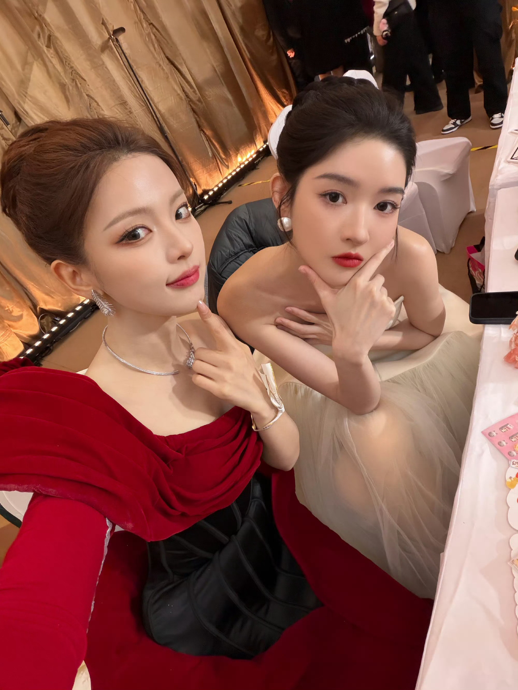 王玉雯社交达人今天有没有交到好朋友呀！姐姐[比心]和你拍完～和你拍～和你拍