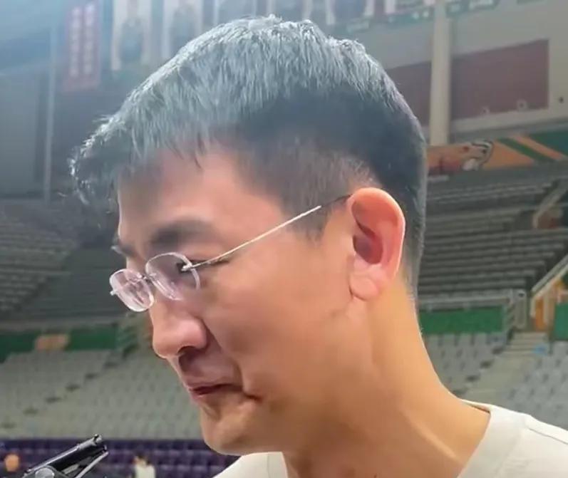 广厦队小外援布朗说他愿意跟辽宁队打球，主要是因为辽宁队太文明太干净，没使劲儿防他