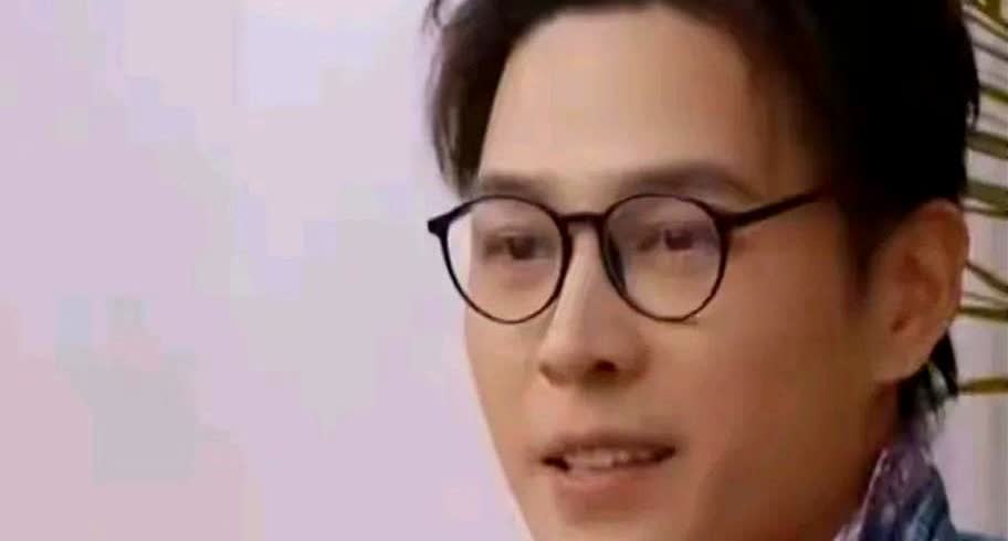 洪尧如今除了吴谨言和女儿两个亲人，是真的没有亲人了。之前以为吴谨言结婚的