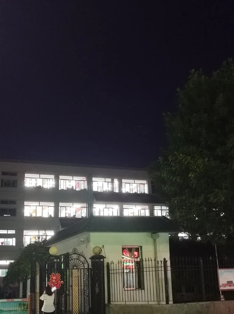 这不是网传，这是真的！许多高中，明确规定9日高考后，至晚上10点前必须清空物品