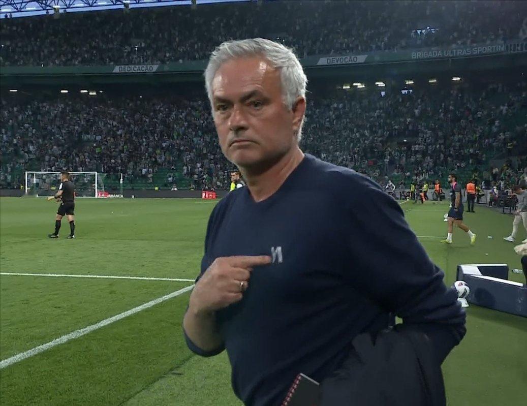 这是什么纪录？穆里尼奥除了对荷兰球队通杀之外，职业生涯还对葡萄牙体育保持不败。老