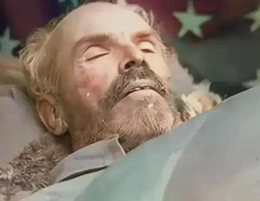 1939年，白求恩被埋葬在河北唐县，由于他在前线战死，交通队只好秘密的把白求恩的