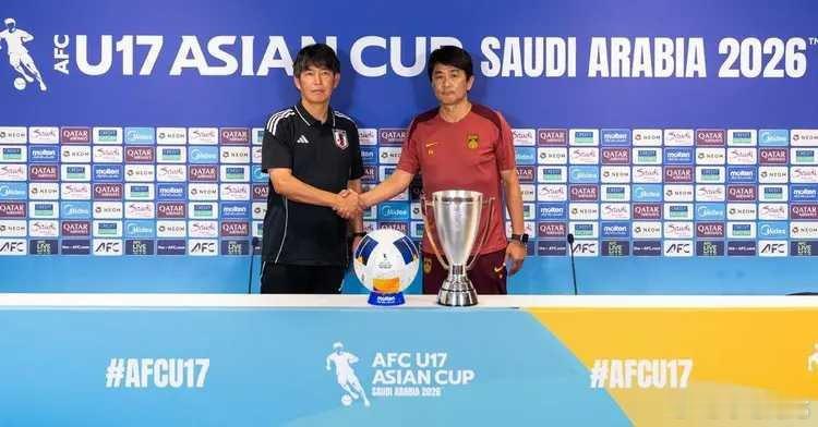 U17亚洲杯决赛对阵日本U17赛前，中国U17主帅浮嶋敏出席了新闻发布会。浮嶋敏