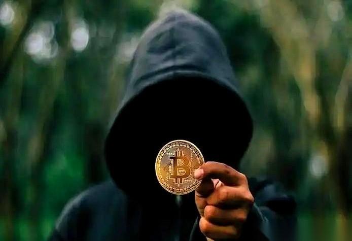 他账户里躺着110万个比特币，一分没动过。十几年了，一个钢镚儿都没转出来过。按