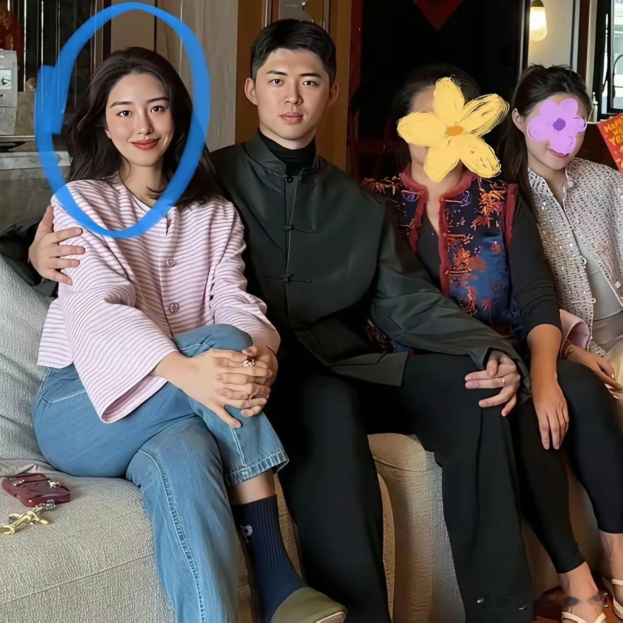 杨采钰和老公挺般配的。最近的热播剧里，又让大家翻开了杨采钰的过往。印象中还是