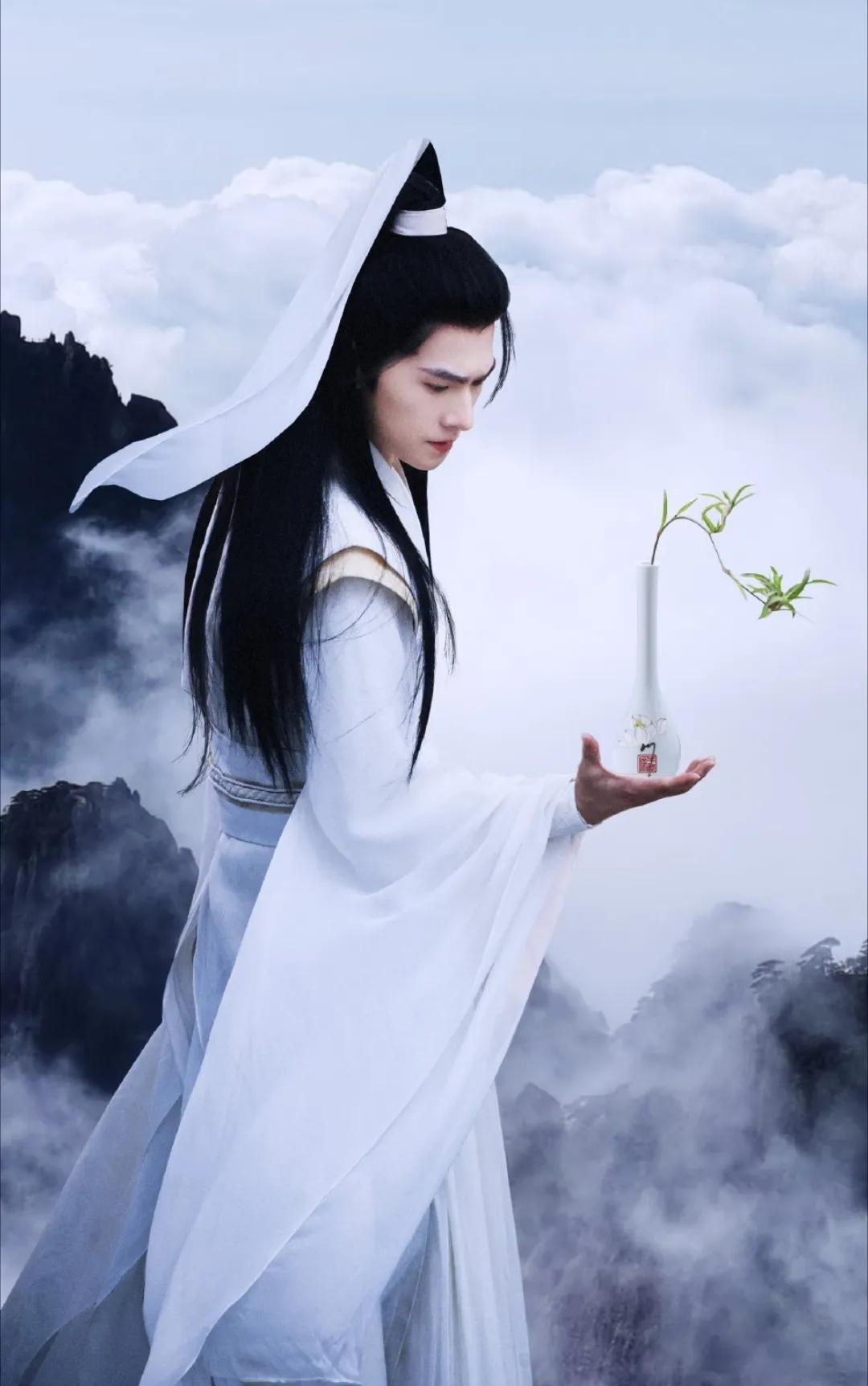 听我一句劝，如果是热衷于《凡人修仙传》动漫版的人，就别去看真人版的了，因为你会