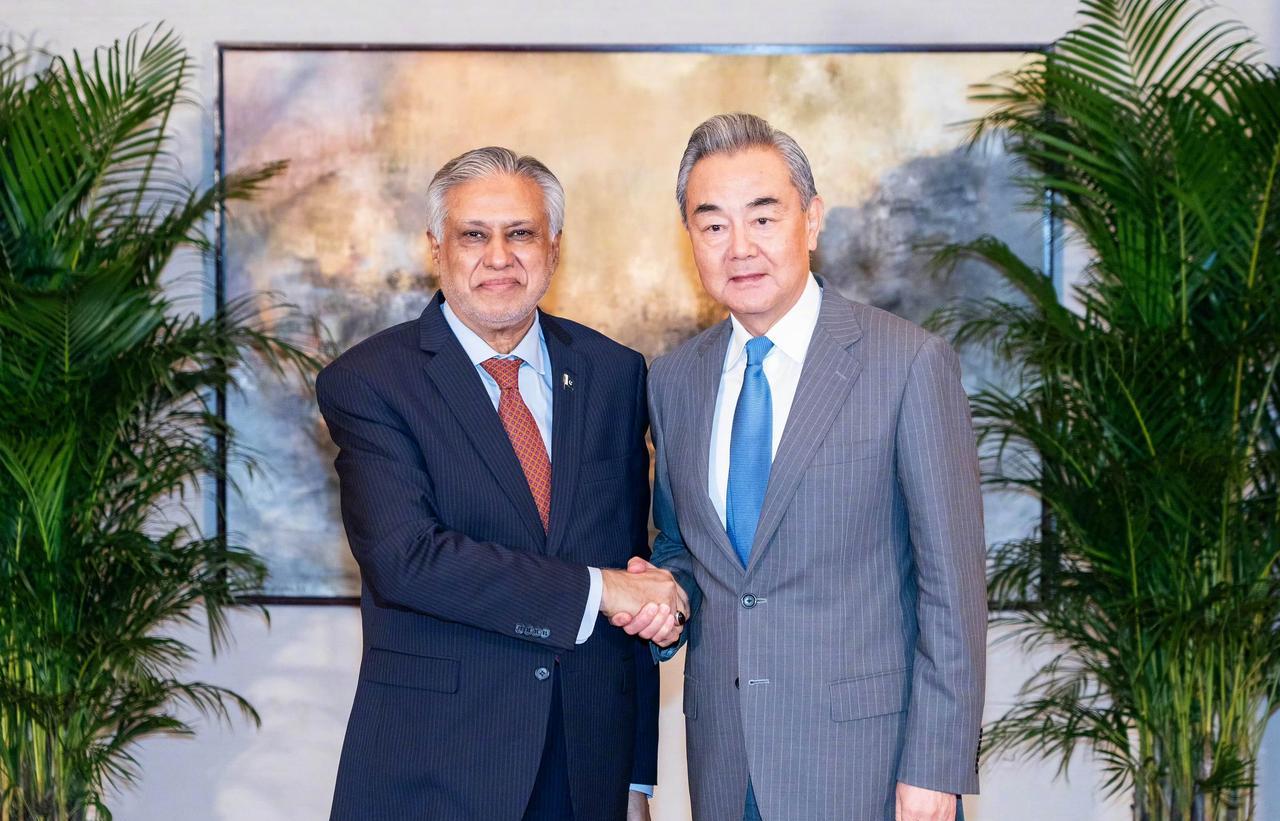 中国和巴基斯坦谈妥了这个时候巴基斯坦选择第一时间支持中国，毫无疑问是必然的，因