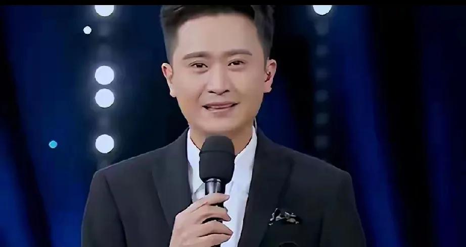 43岁“央视名嘴”杨帆，人生迎来大转折！从辽宁铁岭走出的他，在央视勤恳耕耘18年