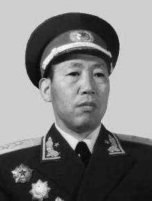 1981年，开国中将王秉璋结束了近十年的关押审查，被释放出狱，此后，他得到了妥善