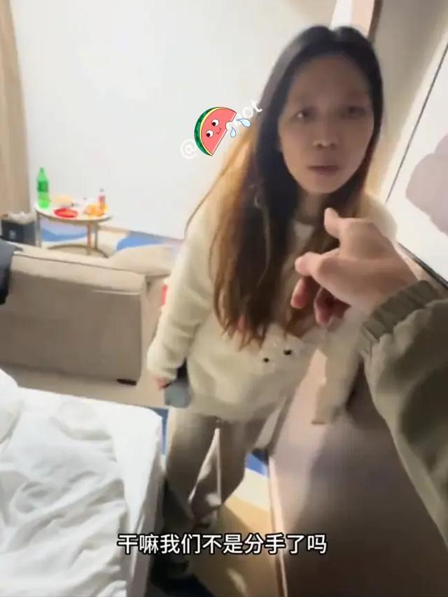 广东男子深夜酒店捉奸，女友裸身与陌生男同床，一句话让他彻底破防！深夜的广东街