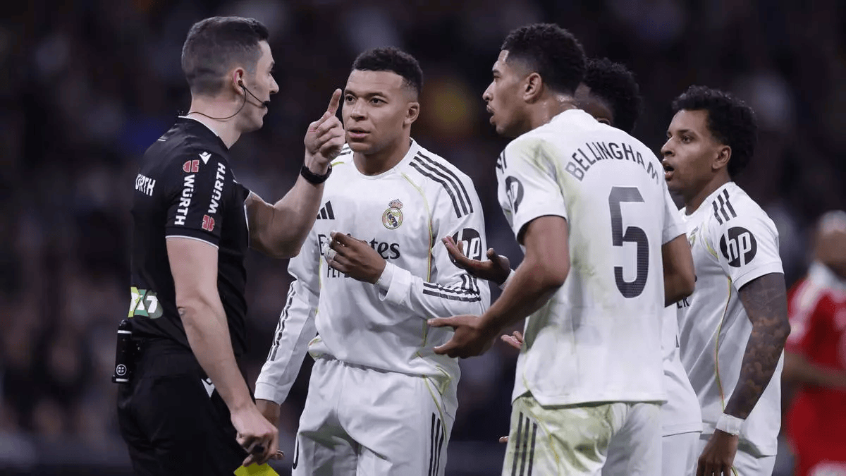 皇马vs塞维VAR音频曝光: 主裁误判点球, VAR介入后取消