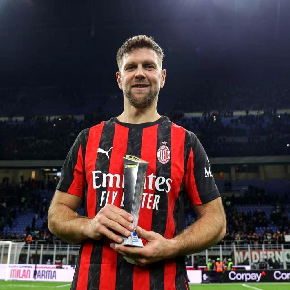 冬窗刚开一个月，米兰和罗马把活儿干漂亮了，尤文和国米却自己绊了脚。米兰白捡