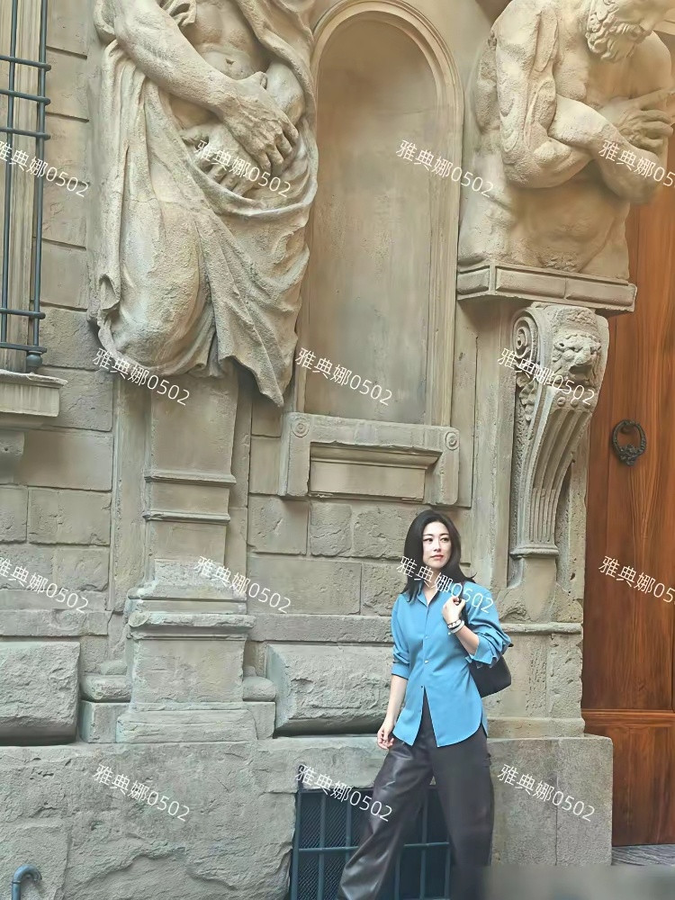 有人在米兰街头偶遇女明星朱珠，发文吐槽她真人“勉强1米6，穿高跟鞋腿还短，比例一