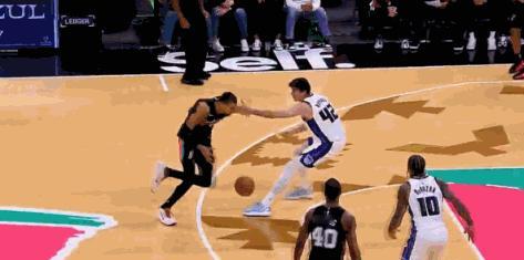 太吓人了，马刺139-122大胜国王，这场比赛马刺文班亚马有一个很吓人的球，这个