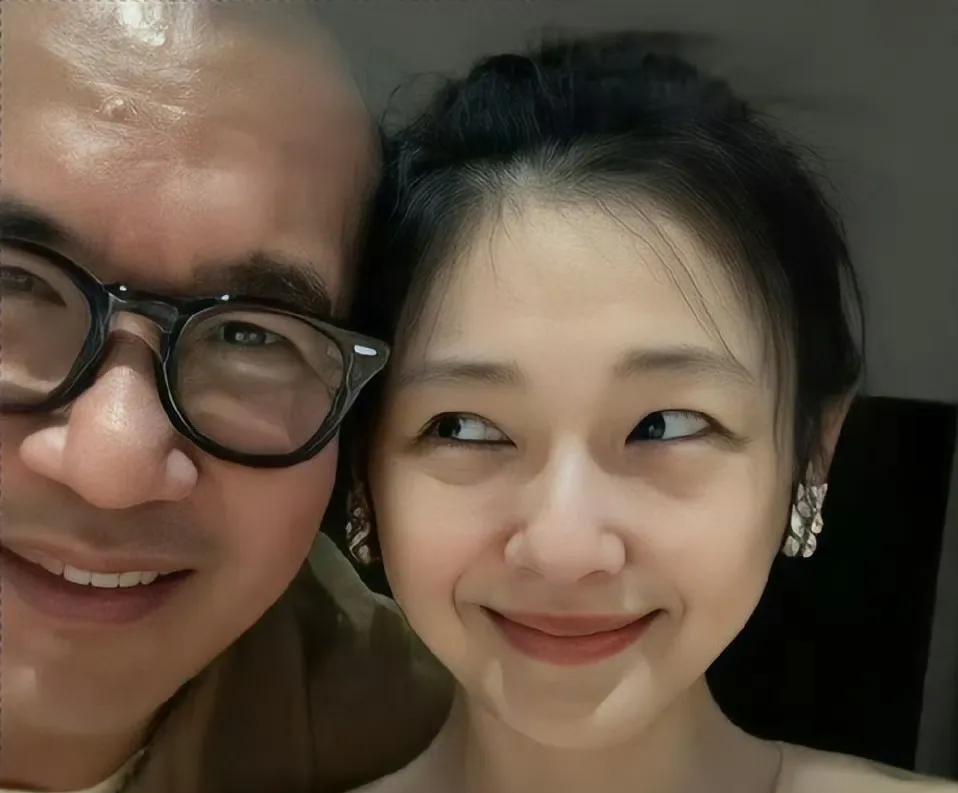 具俊晔真的很爱大S，S妈说他天天去金宝山。咱就说，天天去多累，还不如直接去应聘保