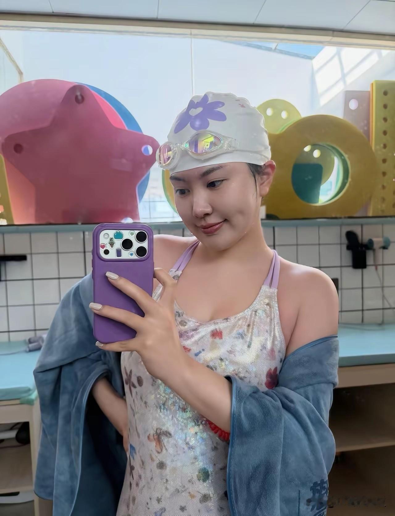 冬天健身方式游泳不能停冬日生活打卡季游泳