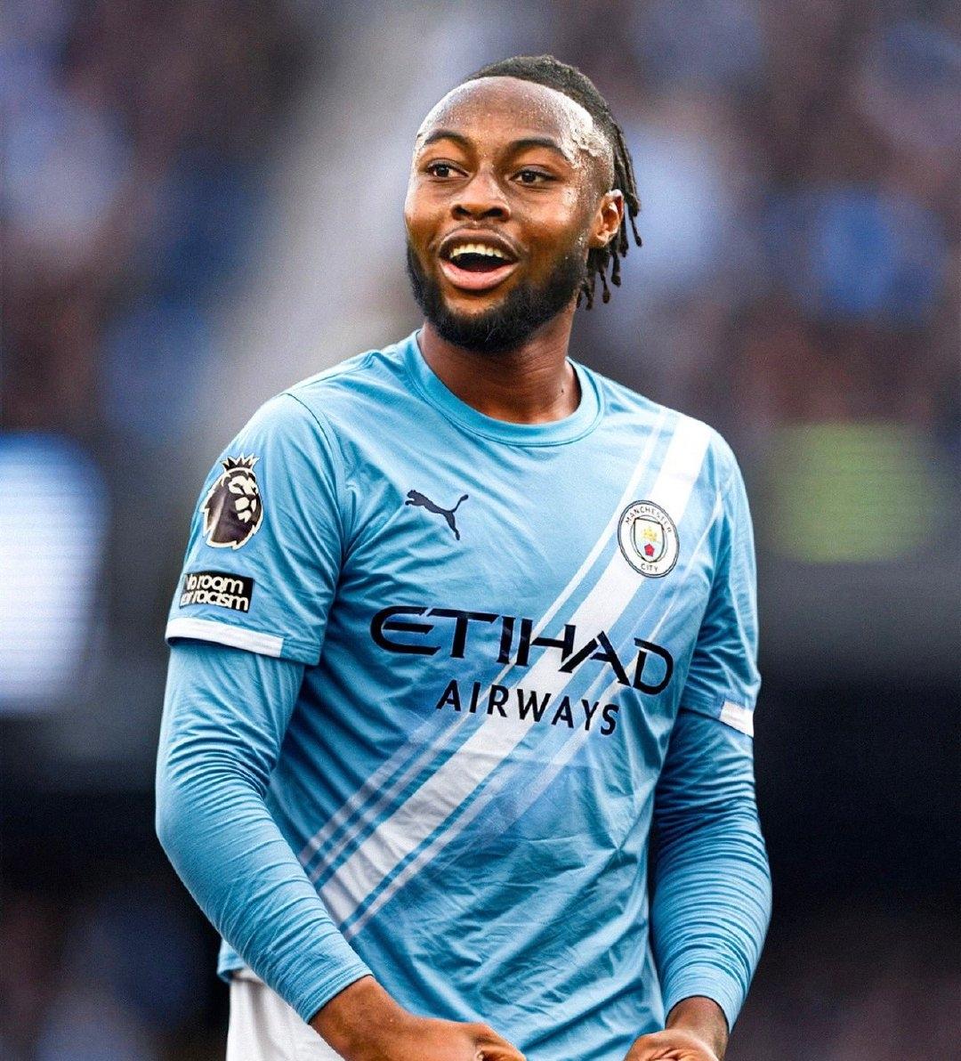 欧洲转会新闻！★加盟倒计时！塞梅约目前已经抵达了曼彻斯特，将立刻开始他在新东