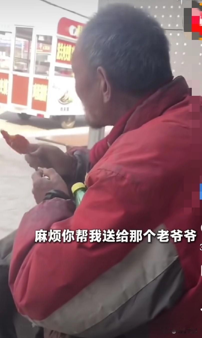 如果我有女儿，将来一定要嫁给这个男孩子。山东潍坊一位高三男生的举动感动了无数