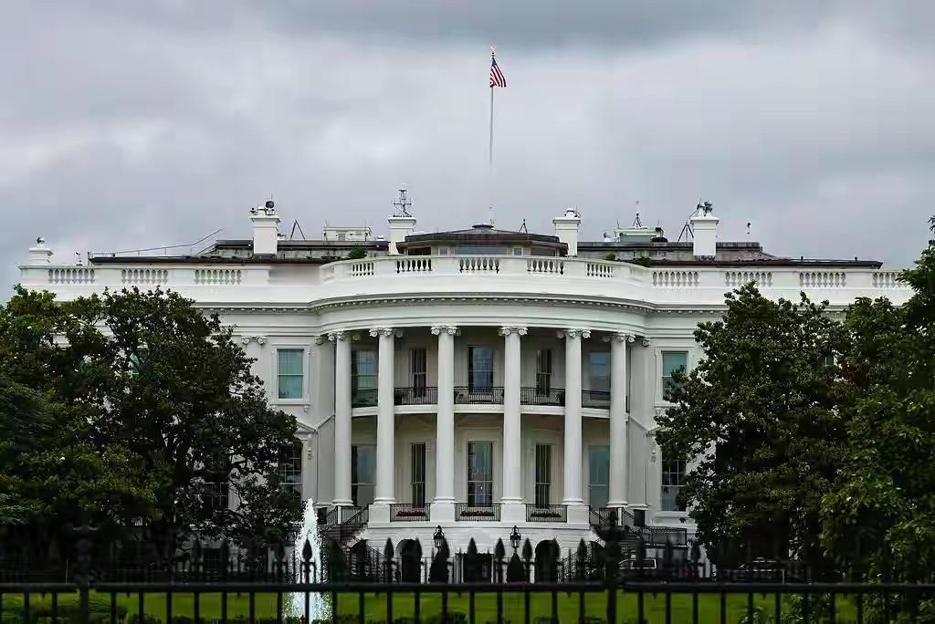 4月9日，美媒报道，美国总统特朗普在社交媒体上宣称：“北约在我们需要的时候不见踪