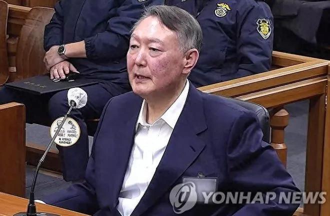 韩国检方要求法院判处前总统尹锡悦死刑。检方的量刑理由是尹锡悦发动的紧急戒严是对韩