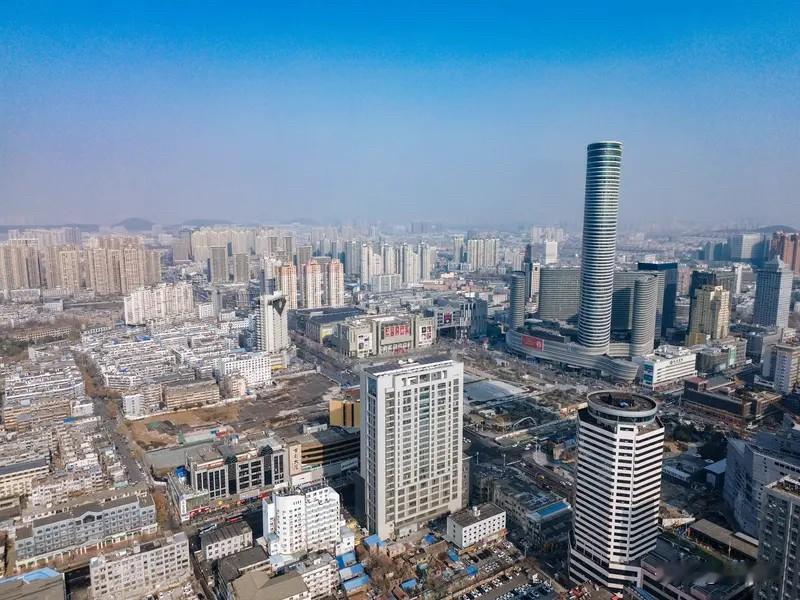 徐州楼市：7月徐州楼市走出很有意思的分化行情，新房房价环比下跌0.2%，二手