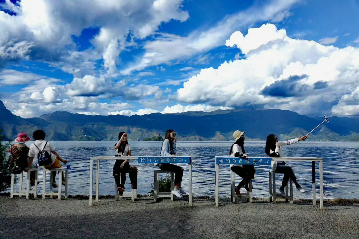 泸沽湖，犹如花境中的美丽。